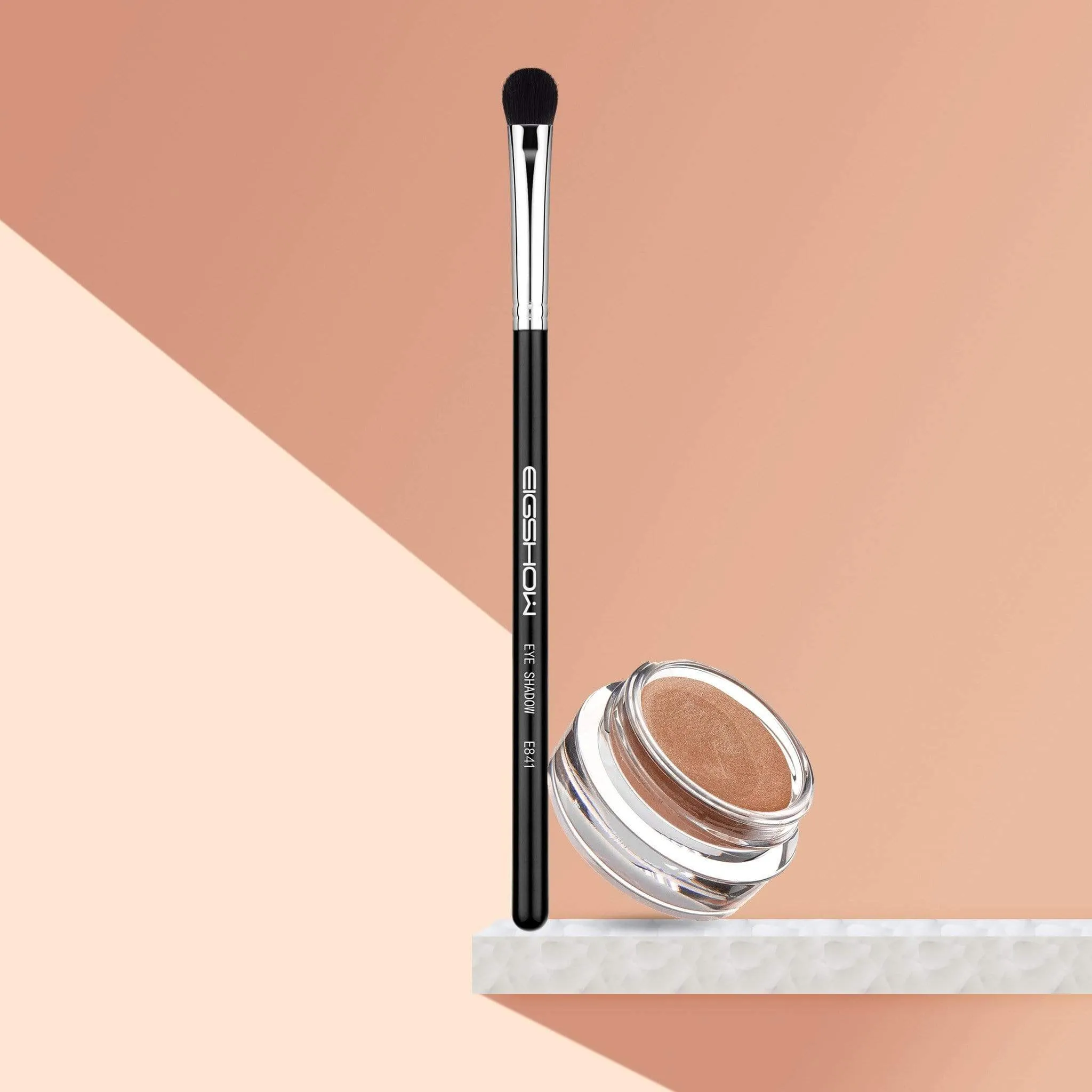 E841 - EYE SHADOW BRUSH