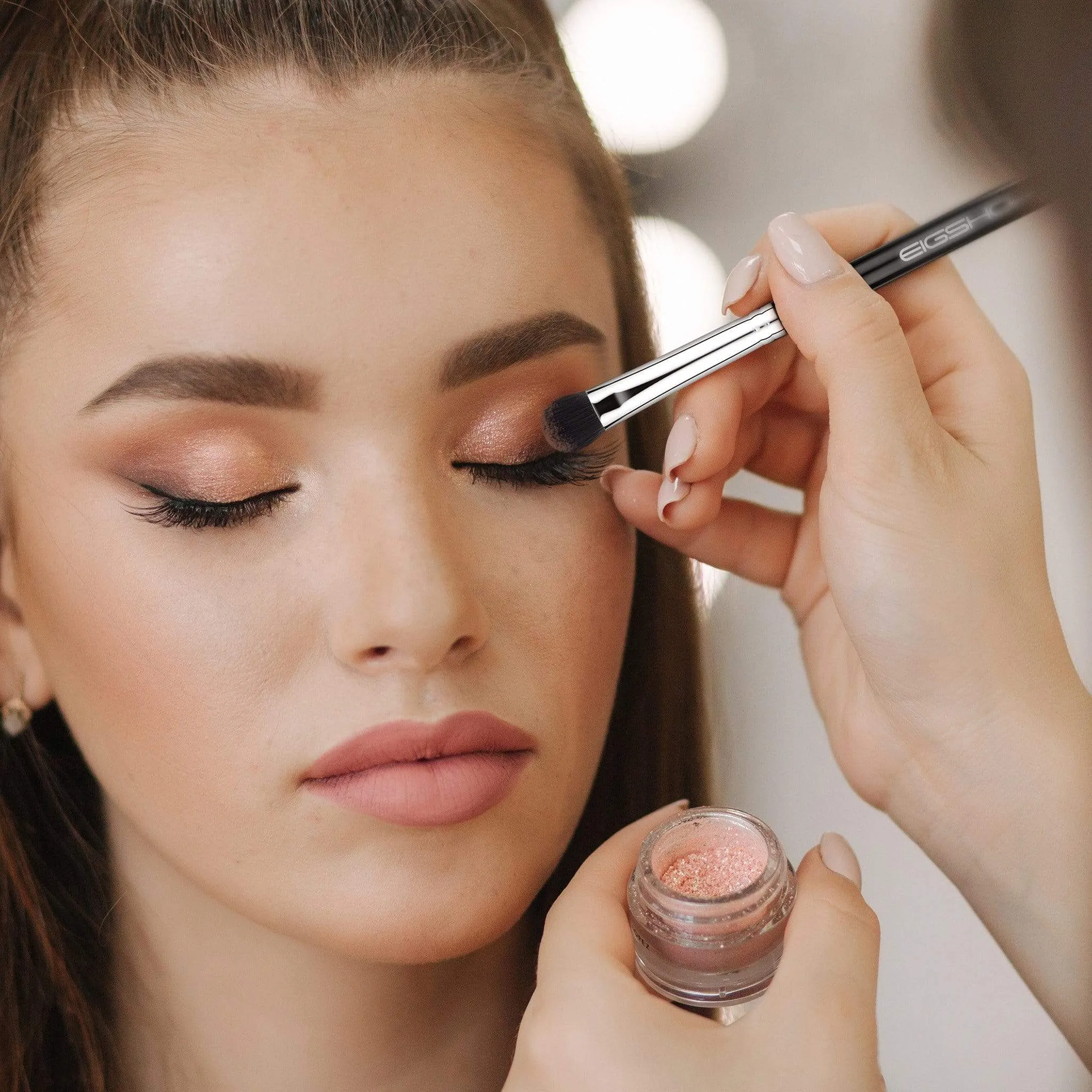 E841 - EYE SHADOW BRUSH