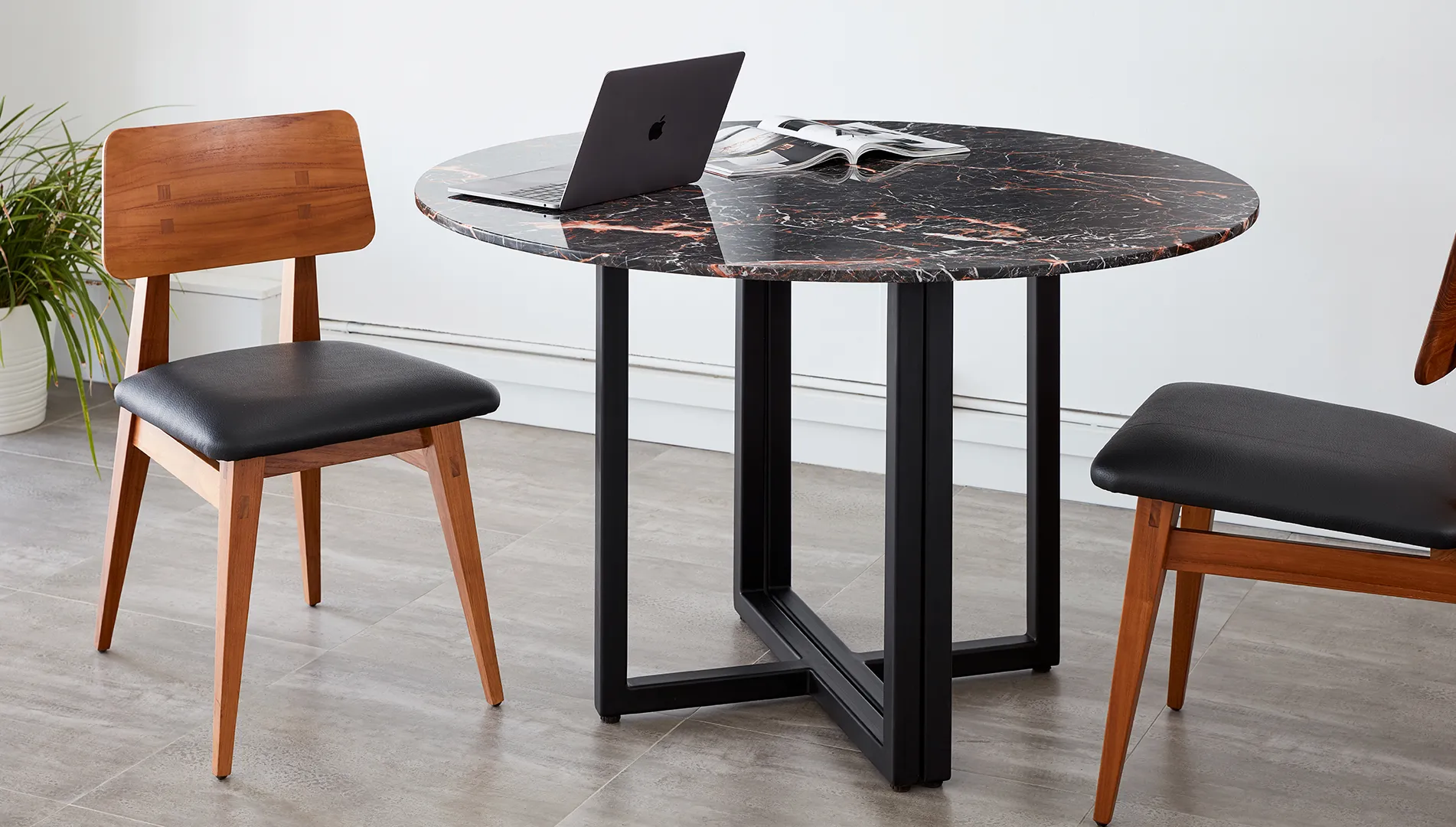 Suzy Dining Table Round